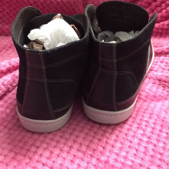 Shoes - Picture 6 of 6